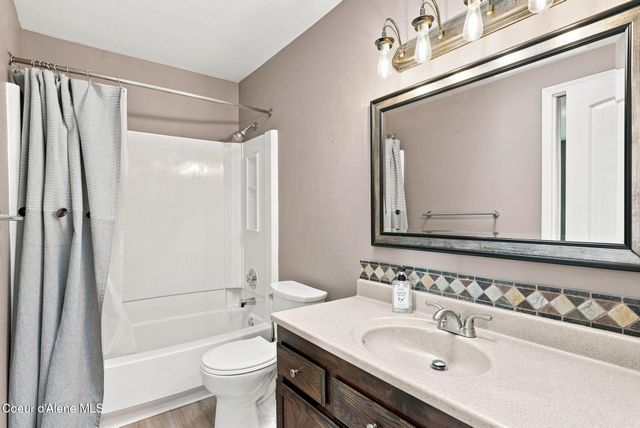 5607 N Malta St, Newman Lake, WA 99025