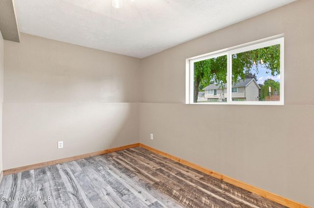 5607 N Malta St, Newman Lake, WA 99025