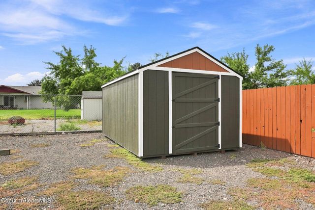 5607 N Malta St, Newman Lake, WA 99025