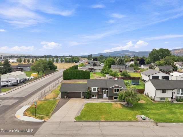 5607 N Malta St, Newman Lake, WA 99025