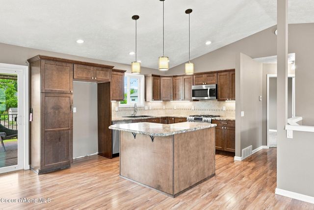 5607 N Malta St, Newman Lake, WA 99025
