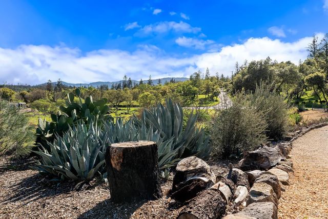 807 Deer Park Rd, St. Helena, CA 94574
