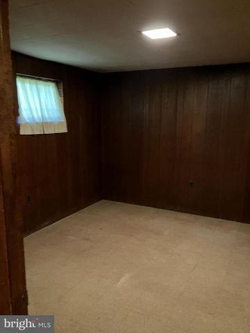 9015 SPRING ACRES RD, Clinton, MD 20735