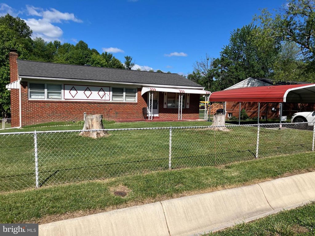 Image 1 of property listing at 9015 SPRING ACRES RD, Clinton, MD 20735