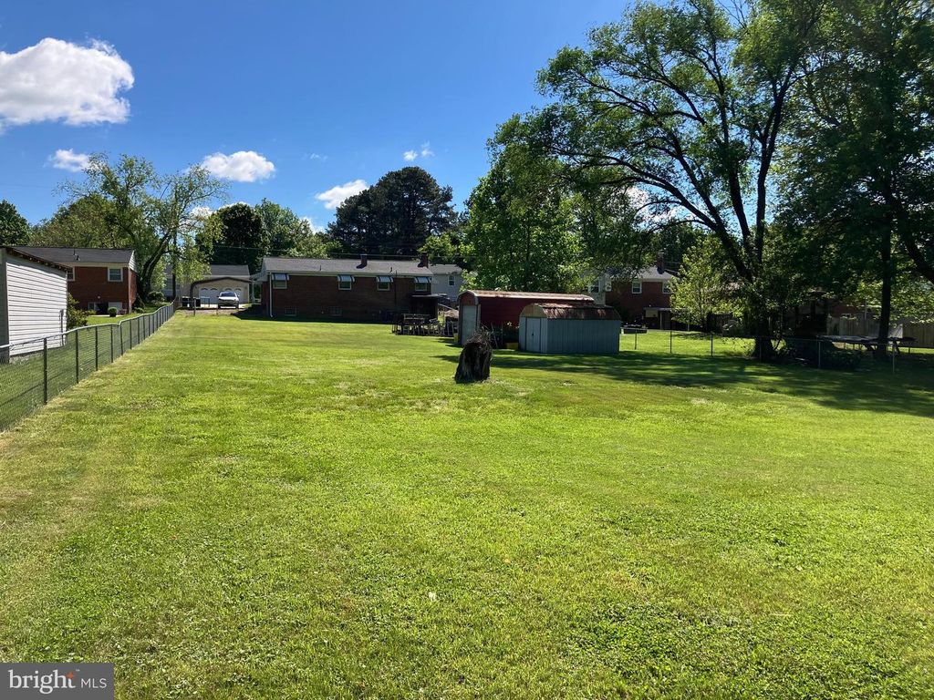 Image 16 of property listing at 9015 SPRING ACRES RD, Clinton, MD 20735
