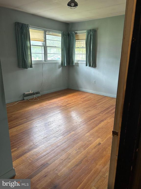 Image 21 of property listing at 9015 SPRING ACRES RD, Clinton, MD 20735