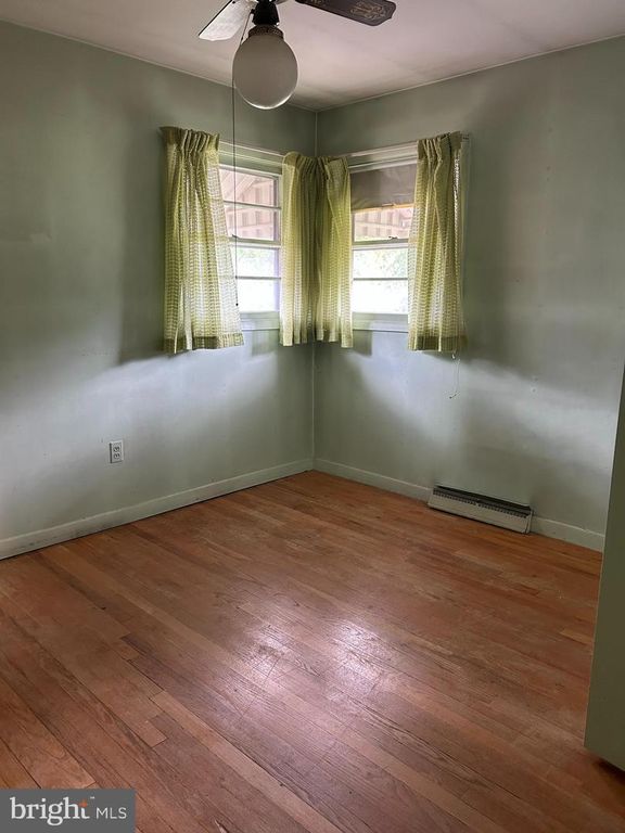 Image 22 of property listing at 9015 SPRING ACRES RD, Clinton, MD 20735