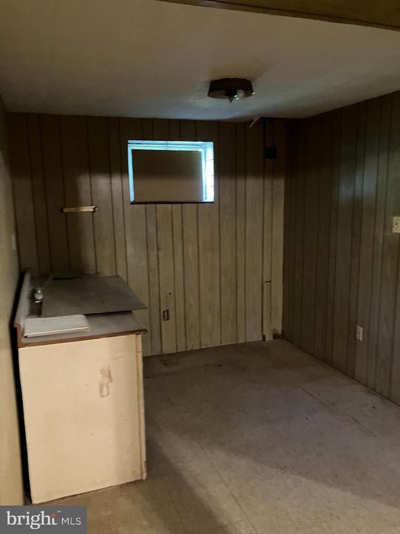 Image 33 of property listing at 9015 SPRING ACRES RD, Clinton, MD 20735