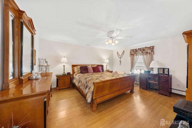 932 Beatrice Parkway, Edison, NJ 08820