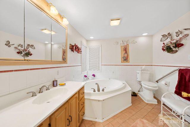 932 Beatrice Parkway, Edison, NJ 08820