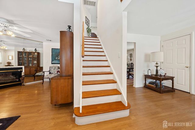 932 Beatrice Parkway, Edison, NJ 08820