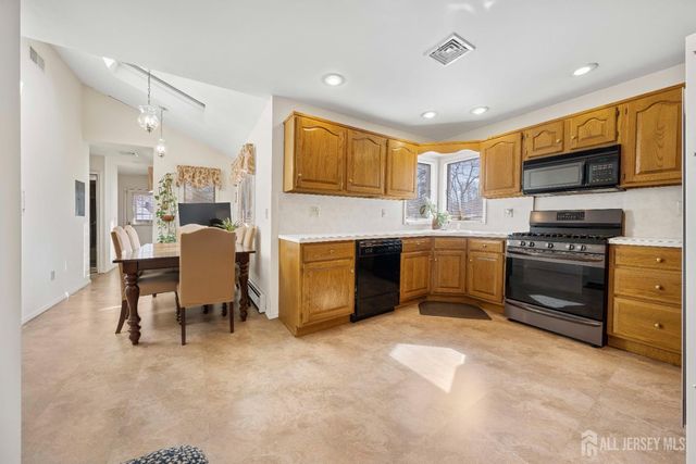 932 Beatrice Parkway, Edison, NJ 08820