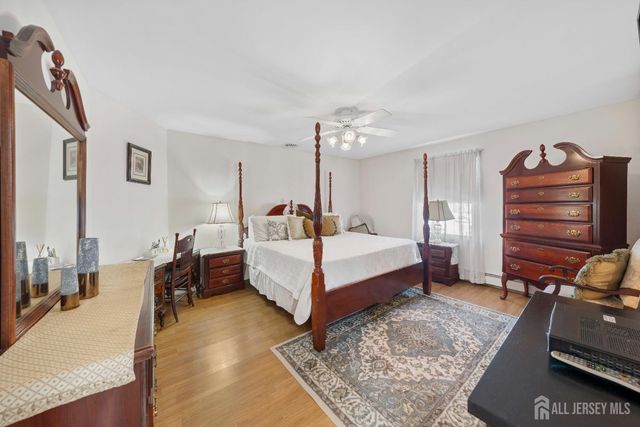 932 Beatrice Parkway, Edison, NJ 08820