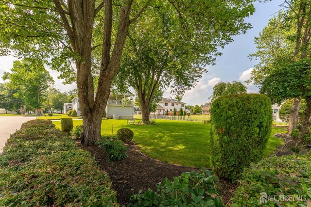 932 Beatrice Parkway, Edison, NJ 08820