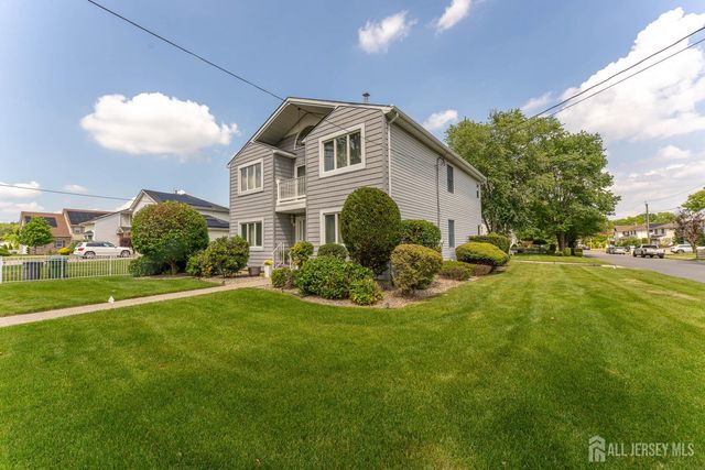 932 Beatrice Parkway, Edison, NJ 08820
