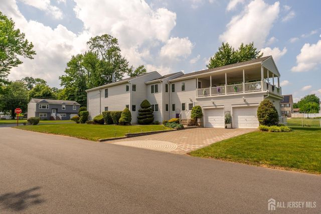 932 Beatrice Parkway, Edison, NJ 08820