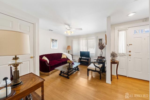 932 Beatrice Parkway, Edison, NJ 08820