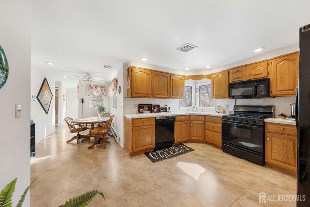 932 Beatrice Parkway, Edison, NJ 08820
