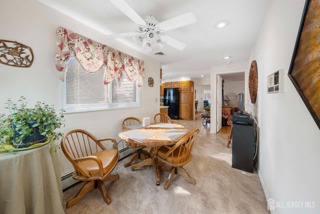 932 Beatrice Parkway, Edison, NJ 08820