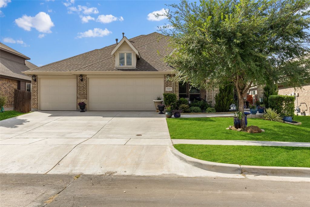 949 Mangrove Drive, Fate, TX 75087