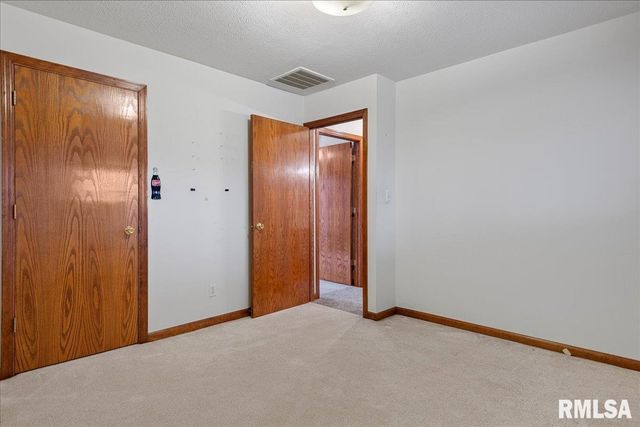 2829 WELLINGTON Drive, Springfield, IL 62703