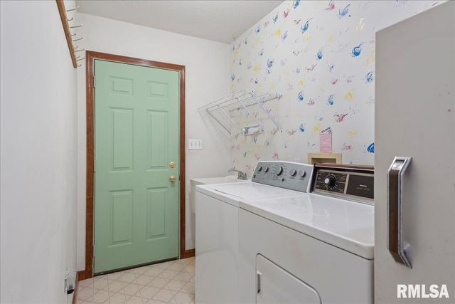 2829 WELLINGTON Drive, Springfield, IL 62703