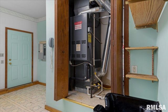 2829 WELLINGTON Drive, Springfield, IL 62703