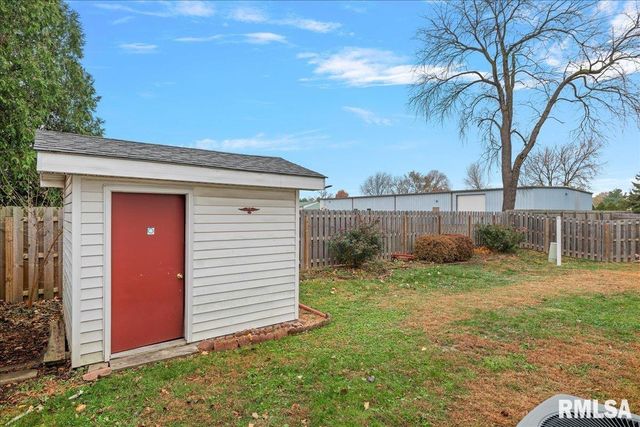 2829 WELLINGTON Drive, Springfield, IL 62703