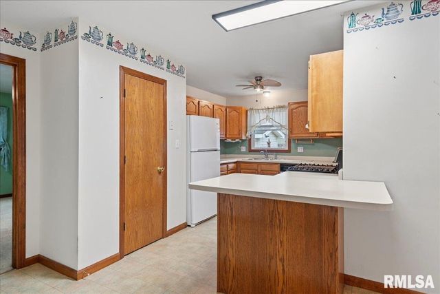 2829 WELLINGTON Drive, Springfield, IL 62703