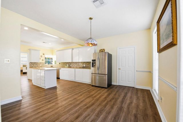 1407 Ella Circle, Houston, TX 77090