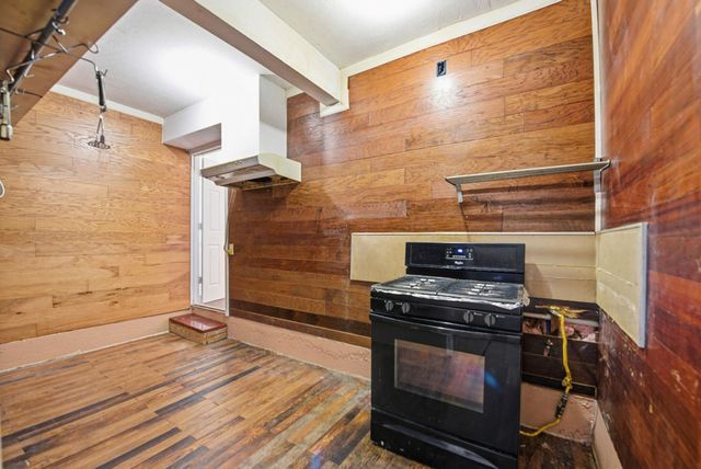 1407 Ella Circle, Houston, TX 77090