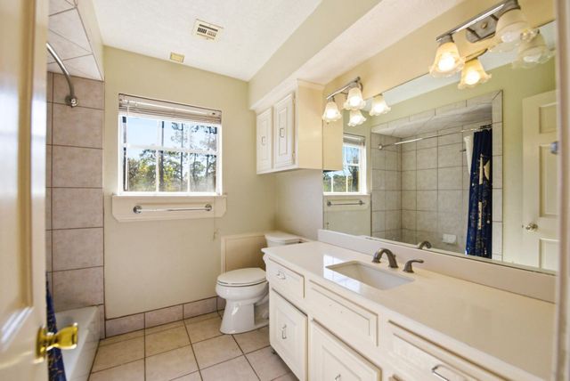 1407 Ella Circle, Houston, TX 77090