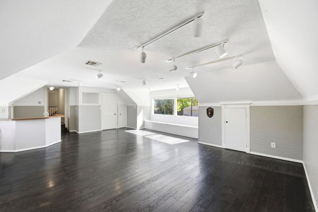 1407 Ella Circle, Houston, TX 77090