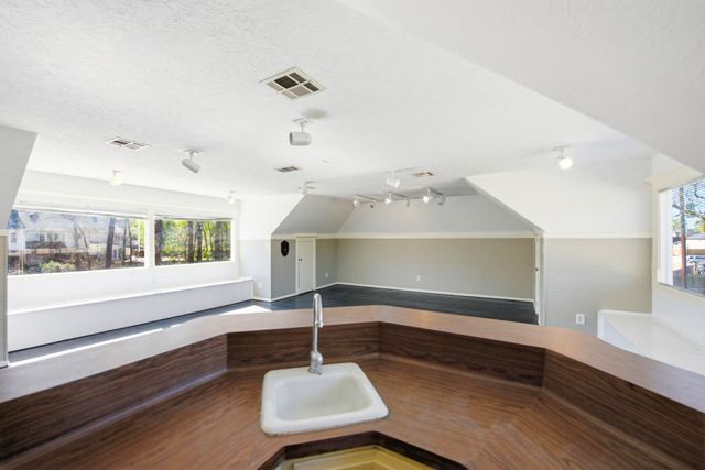 1407 Ella Circle, Houston, TX 77090