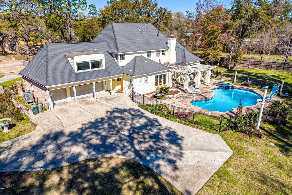 1407 Ella Circle, Houston, TX 77090