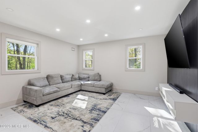 492 Cobain Road, Jackson, NJ 08527
