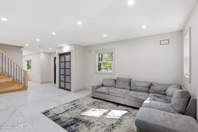 492 Cobain Road, Jackson, NJ 08527