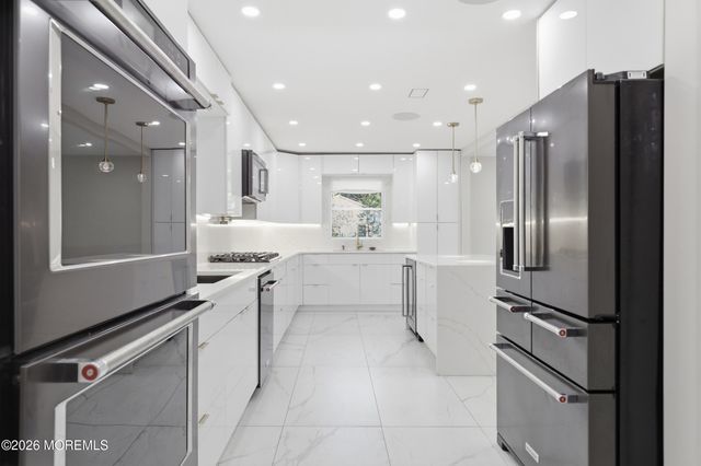 492 Cobain Road, Jackson, NJ 08527