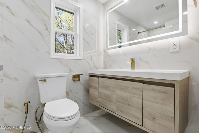 492 Cobain Road, Jackson, NJ 08527