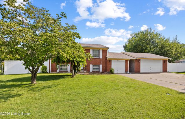 4609 Linger Ct, Louisville, KY 40272