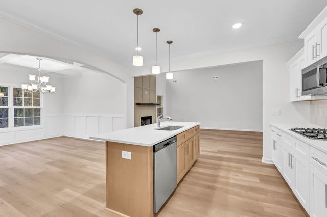 1338 English Oak Dr, Clarksville, TN 37043