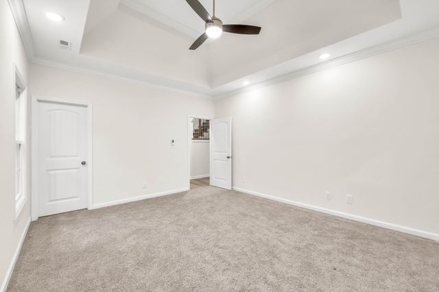 1338 English Oak Dr, Clarksville, TN 37043