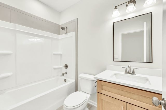 1338 English Oak Dr, Clarksville, TN 37043