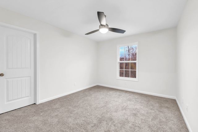 1338 English Oak Dr, Clarksville, TN 37043