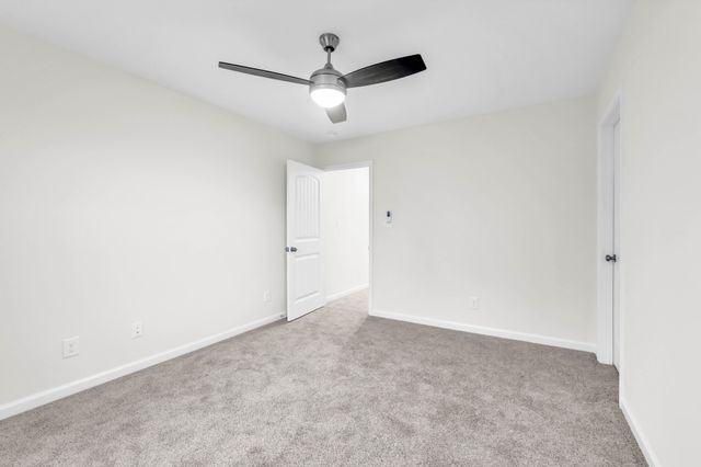 1338 English Oak Dr, Clarksville, TN 37043