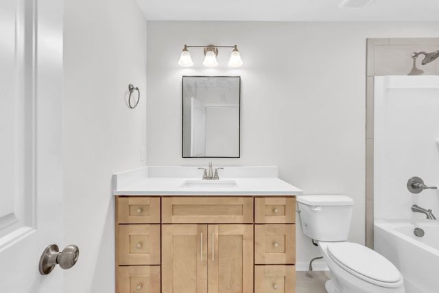 1338 English Oak Dr, Clarksville, TN 37043