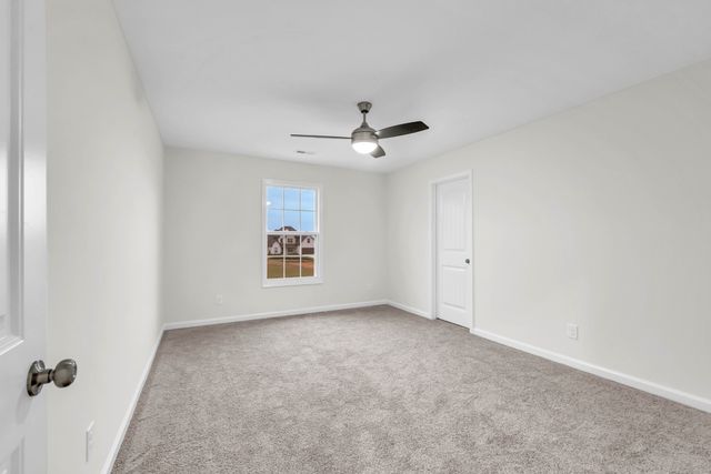 1338 English Oak Dr, Clarksville, TN 37043