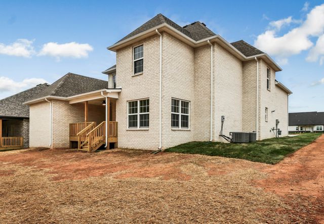 1338 English Oak Dr, Clarksville, TN 37043