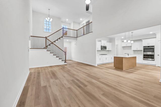 1338 English Oak Dr, Clarksville, TN 37043