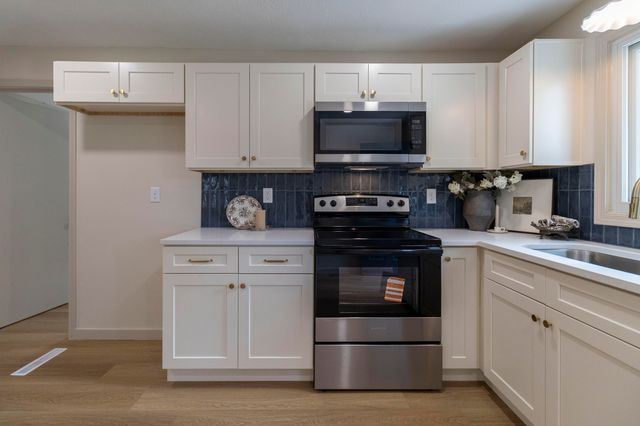 1200 N Clifton Avenue, Springfield, MO 65802
